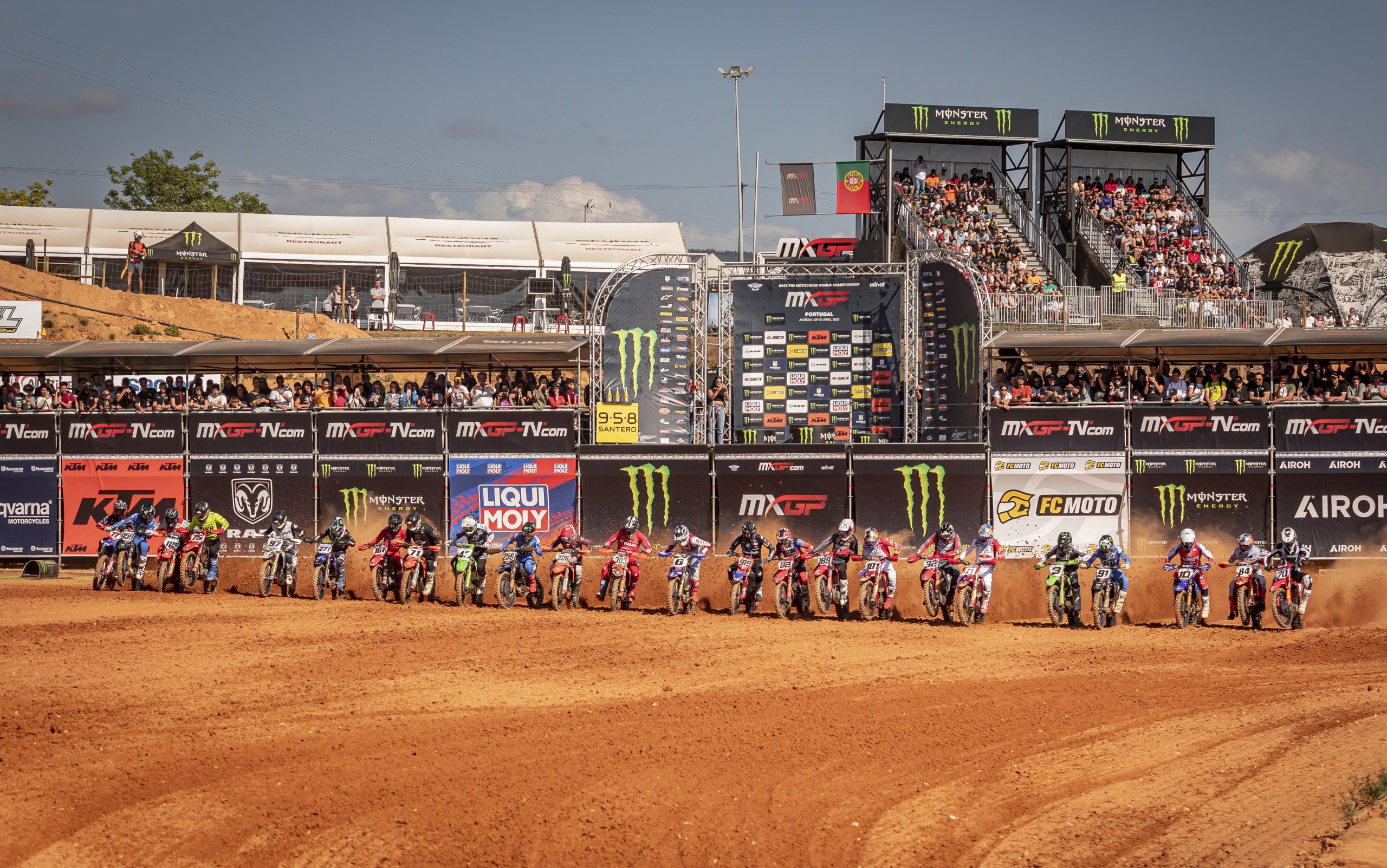 Seven Portuguese riders race in Águeda. Luís Outeiro and Sandro Lobo represent the national colors in MXGP and MX2.